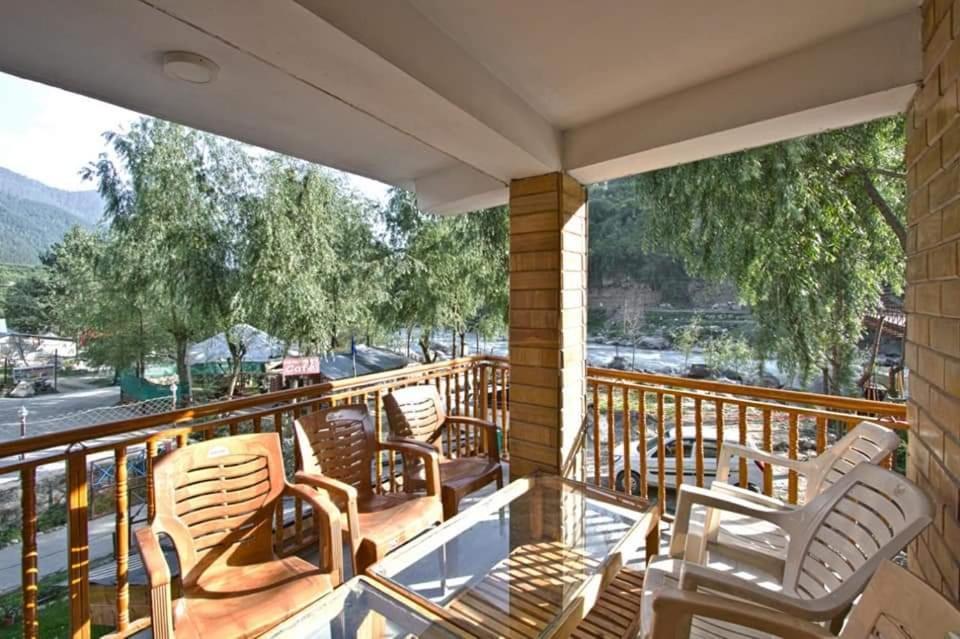 Himalayan Riverside Resort, Manali Екстериор снимка
