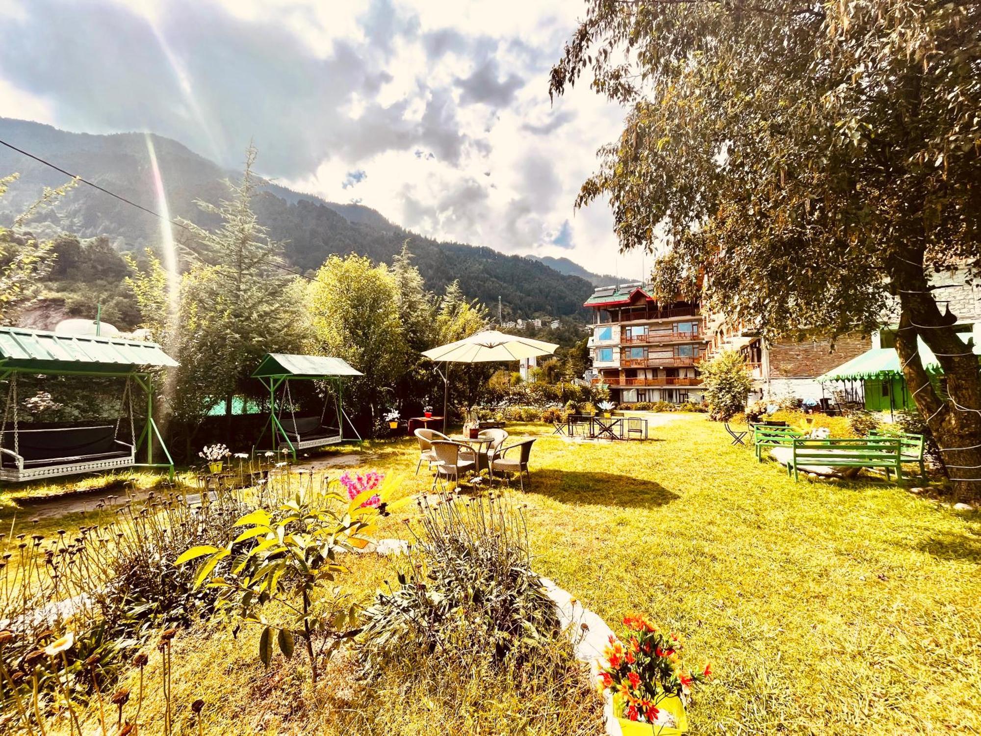 Himalayan Riverside Resort, Manali Екстериор снимка