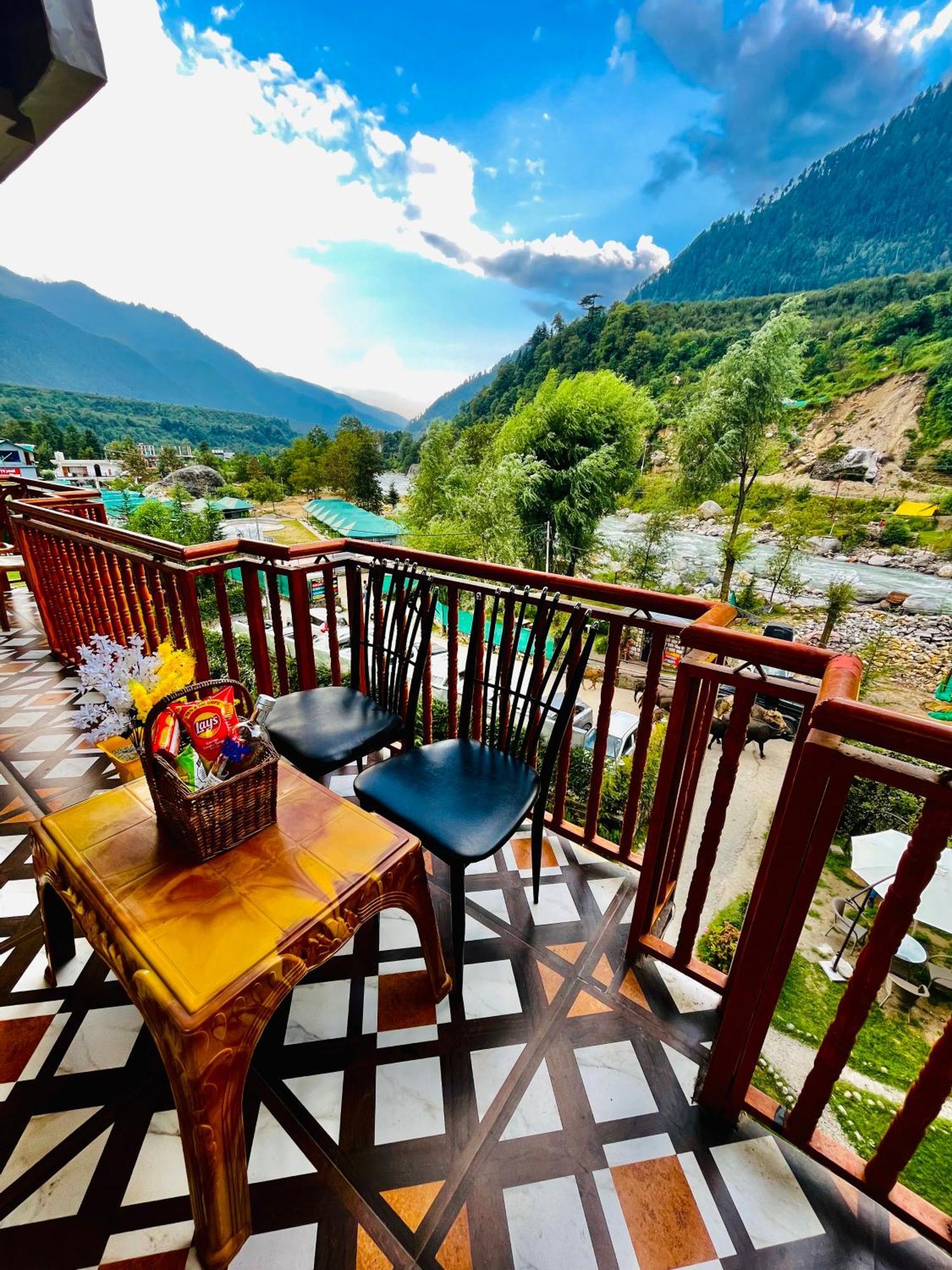 Himalayan Riverside Resort, Manali Екстериор снимка