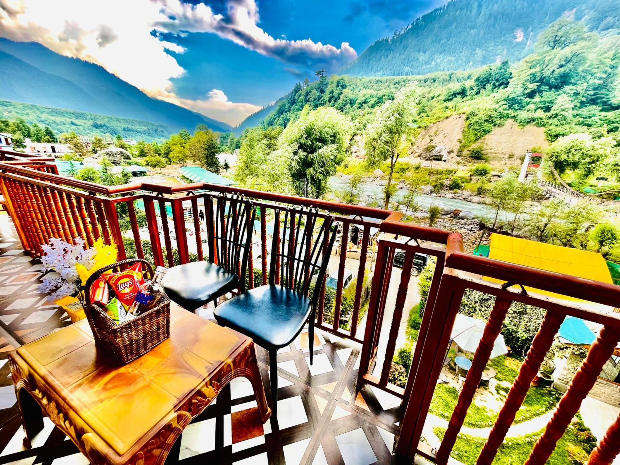 Himalayan Riverside Resort, Manali Екстериор снимка